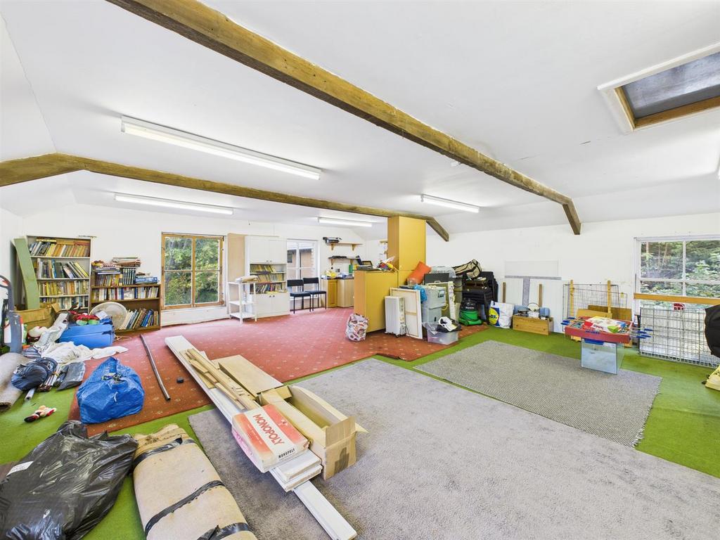 Double garage/workshop: