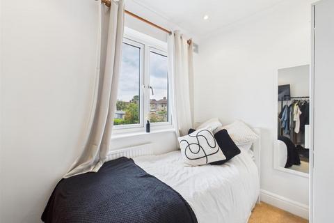 11 Selby Chase, Ruislip, HA4 9AX