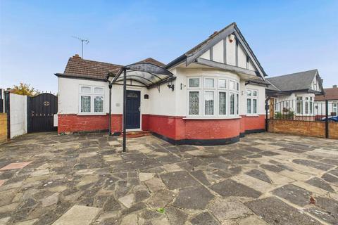 20 Howletts Lane, Ruislip, HA4 7RS