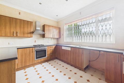 20 Howletts Lane, Ruislip, HA4 7RS