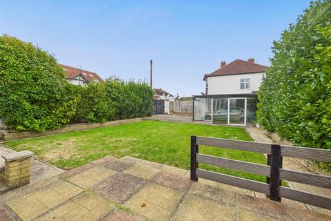 20 Howletts Lane, Ruislip, HA4 7RS