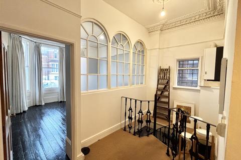 undefined, Warwick Place, Leamington Spa