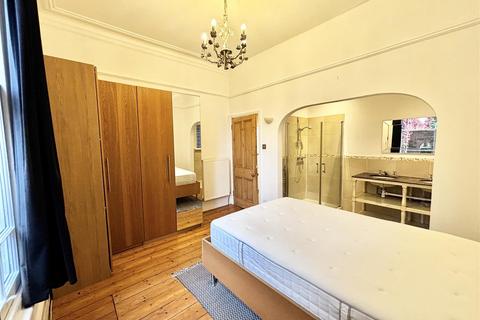 undefined, Warwick Place, Leamington Spa