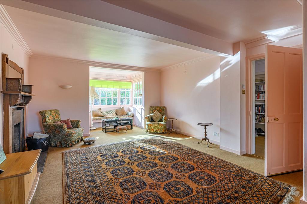 Sitting/Dining Room