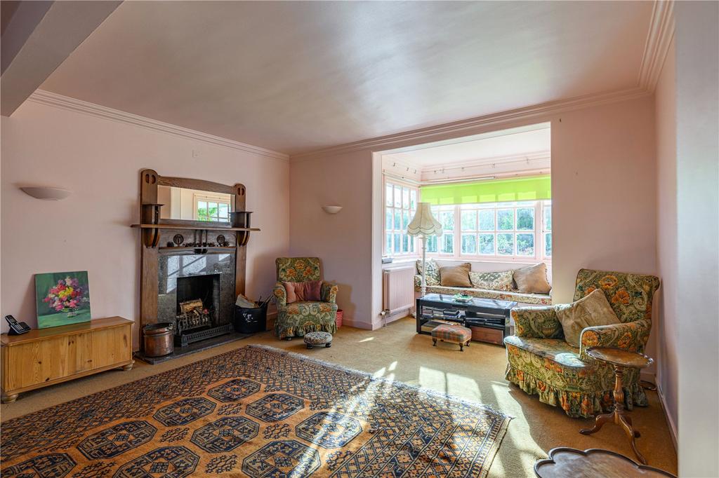 Sitting/Dining Room