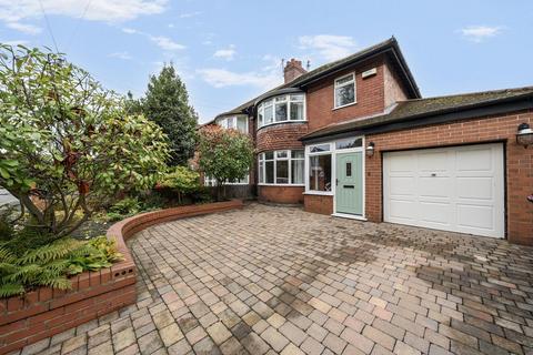Lumber Lane, Worsley