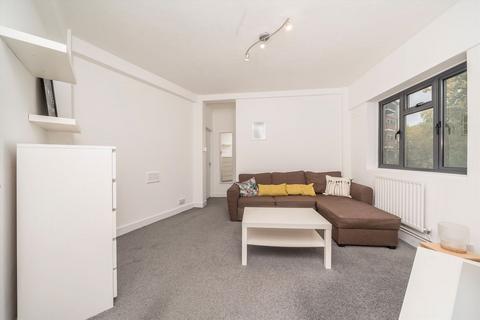 2 bedroom flat to rent, Kingsbridge Avenue, London W3