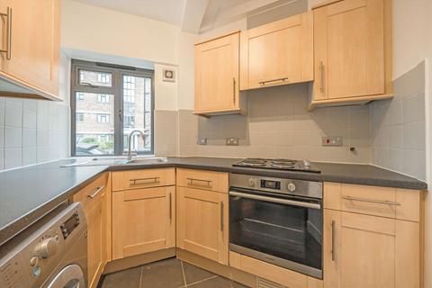 2 bedroom flat to rent, Kingsbridge Avenue, London W3