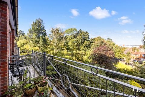 1 bedroom retirement property for sale, Nizells Avenue, Hove BN3