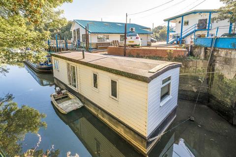 undefined, Swan Island, Strawberry Hill TW1