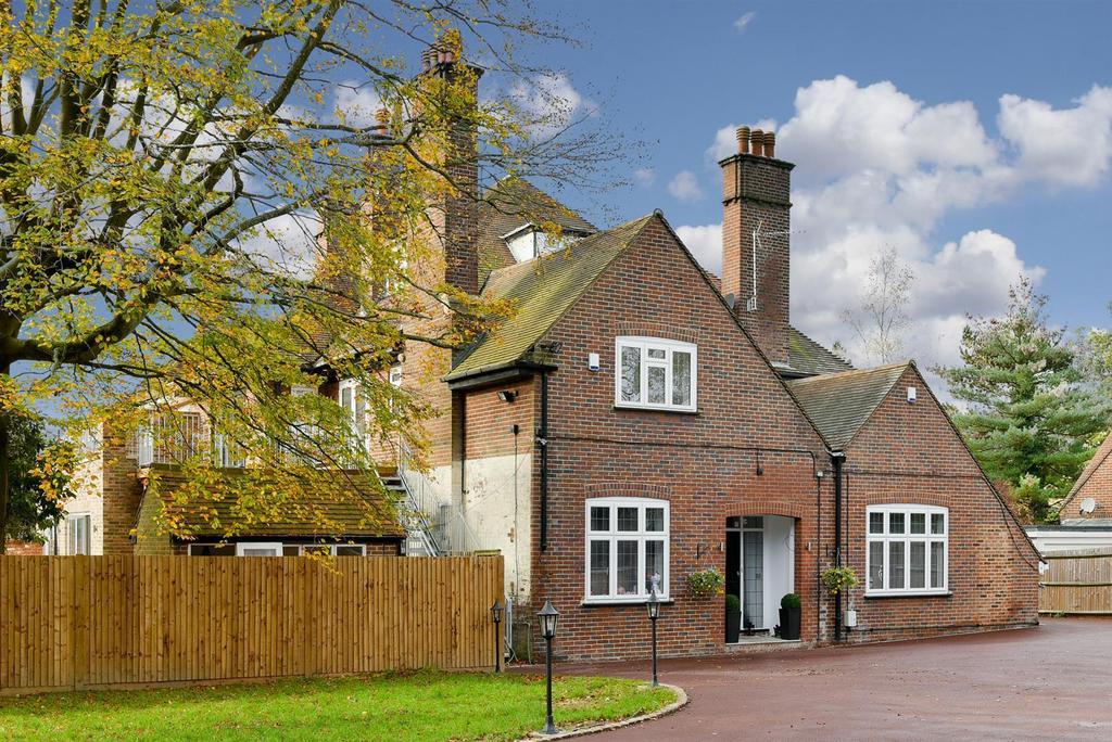 Hoyland downc.jpg