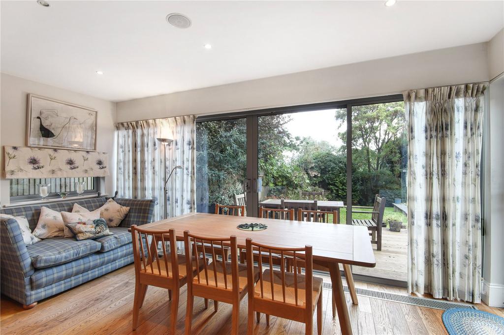 Dining/Kitchen