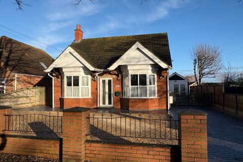 4 bedroom detached bungalow for sale, Burgh Old Road, Skegness, Lincolnshire, PE25 2LN