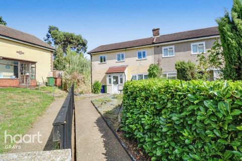 Lea Road, Chadwell St-Mary