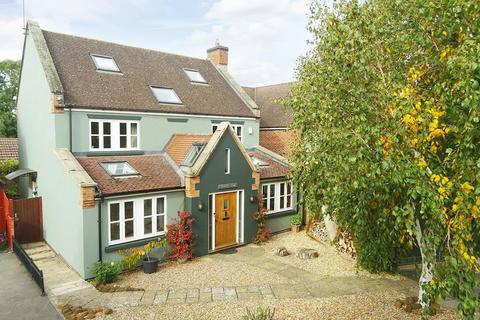 5 bedroom detached house for sale - Glover Court, Middleton, Market Harborough