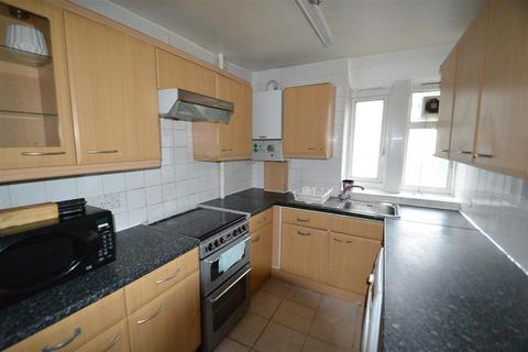 3 bedroom flat to rent, Nevern Road, London SW5