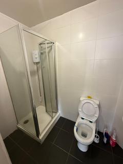 4 bedroom semi-detached house to rent, Hillberry Close, Narborough LE19