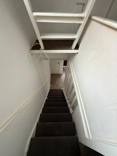 4 bedroom semi-detached house to rent, Hillberry Close, Narborough LE19