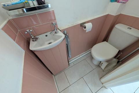 3 bedroom end of terrace house for sale, Sussex Road, CV5