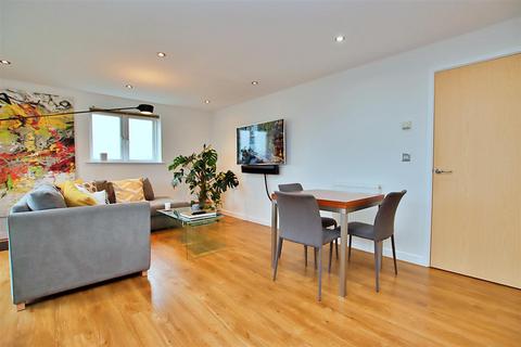 2 bedroom flat for sale, Mills Court,Todd Close, Borehamwood