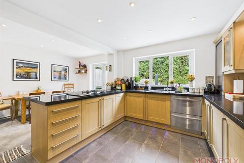 4 bedroom detached house for sale, Kings Oak Court, Wrexham