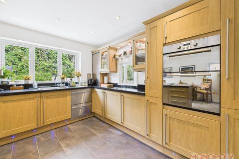 4 bedroom detached house for sale, Kings Oak Court, Wrexham