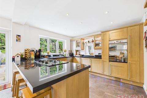 4 bedroom detached house for sale, Kings Oak Court, Wrexham