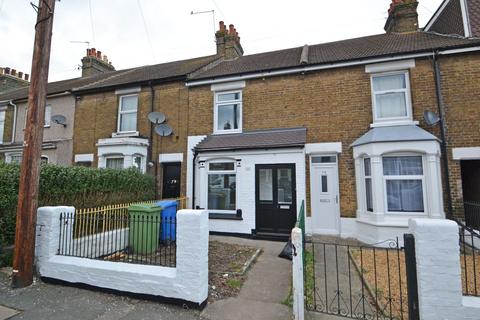3 bedroom terraced house to rent, Tonge Road, Sittingbourne ME10