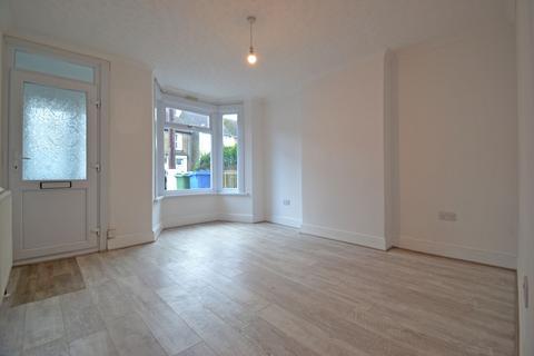 3 bedroom terraced house to rent, Tonge Road, Sittingbourne ME10