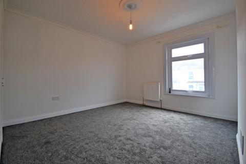 3 bedroom terraced house to rent, Tonge Road, Sittingbourne ME10