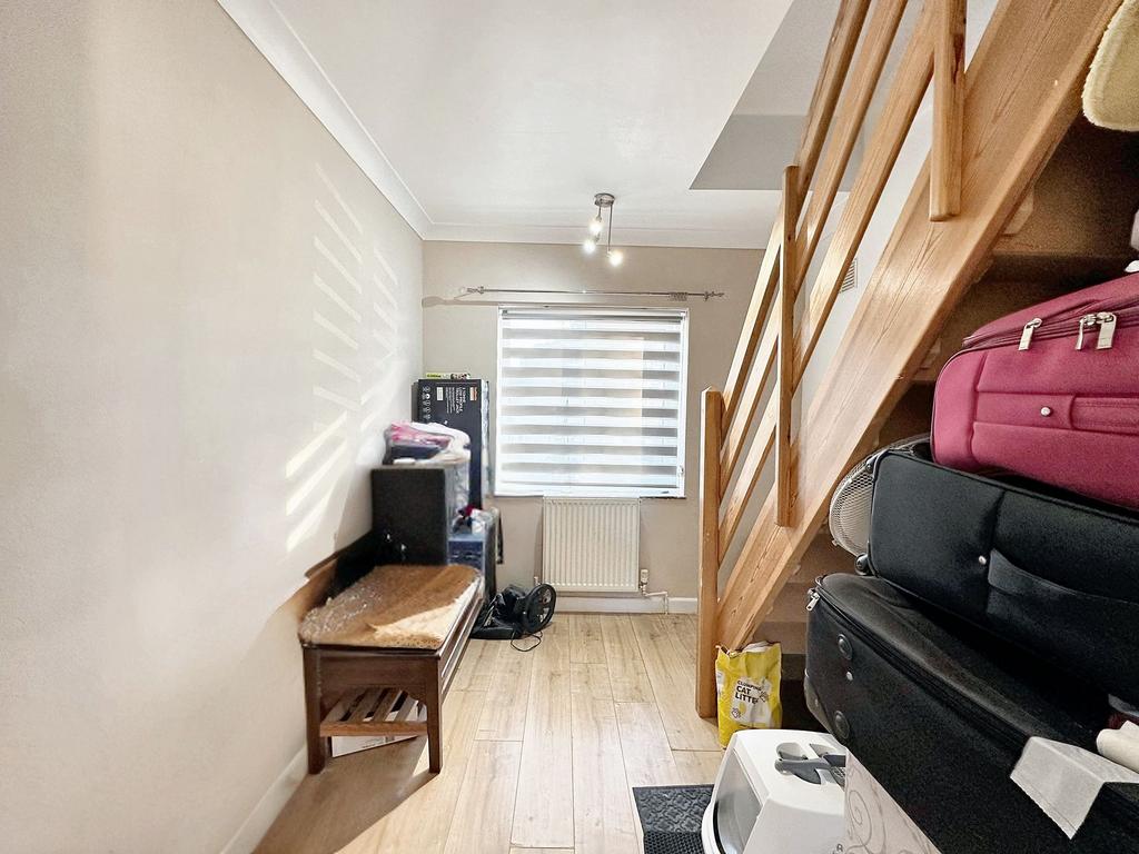 Box room/ stairs to loft