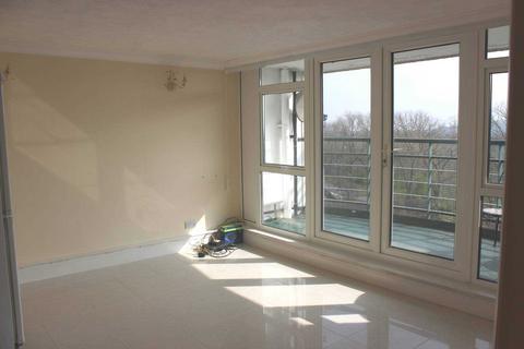 2 bedroom apartment for sale, GREENWICH HEIGHTS SE18 4NP