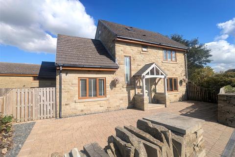 4 bedroom detached house for sale, Moor End Road, Halifax HX2
