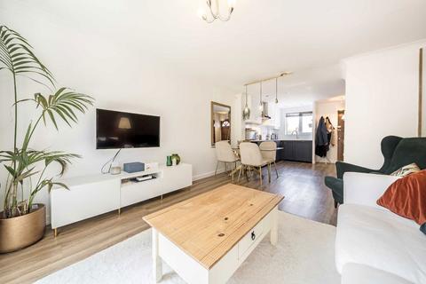 2 bedroom house to rent, Sybil Phoenix Close, London SE8