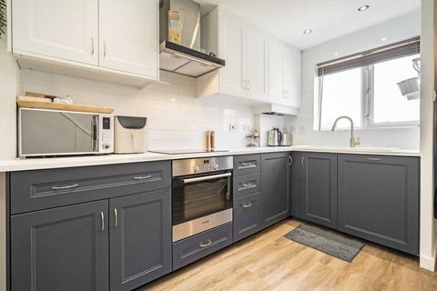 2 bedroom house to rent, Sybil Phoenix Close, London SE8