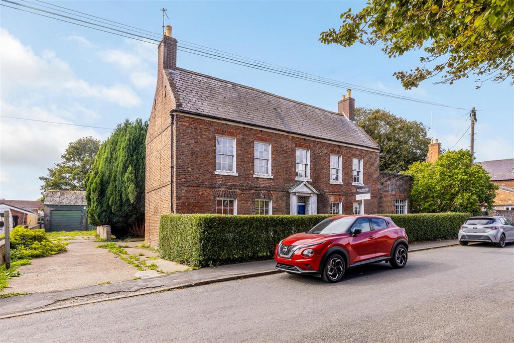 1 The Grange (Kirton)-1.jpg