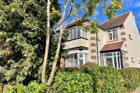 4 bedroom detached house for sale, Chapmans Close, Leigh-on-Sea, Essex, SS9