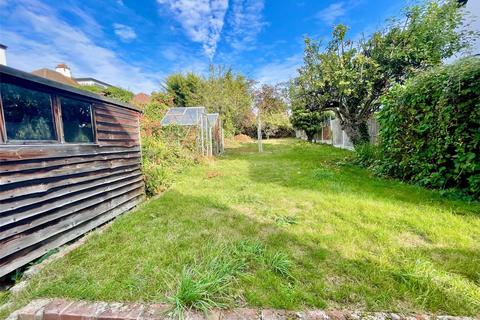 4 bedroom detached house for sale, Chapmans Close, Leigh-on-Sea, Essex, SS9