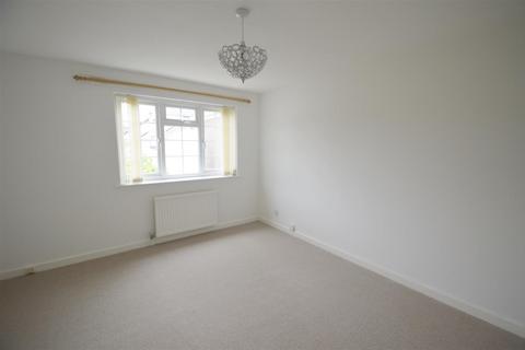 2 bedroom flat to rent, 23 High Street, Cowbridge, Vale of Glamorgan, CF71 7AE