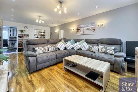 5 bedroom end of terrace house for sale, Garrison Close, Hounslow TW4
