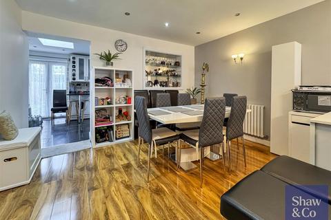 5 bedroom end of terrace house for sale, Garrison Close, Hounslow TW4
