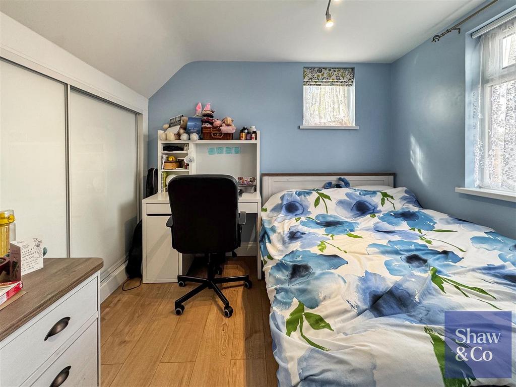 Bed 4.jpeg