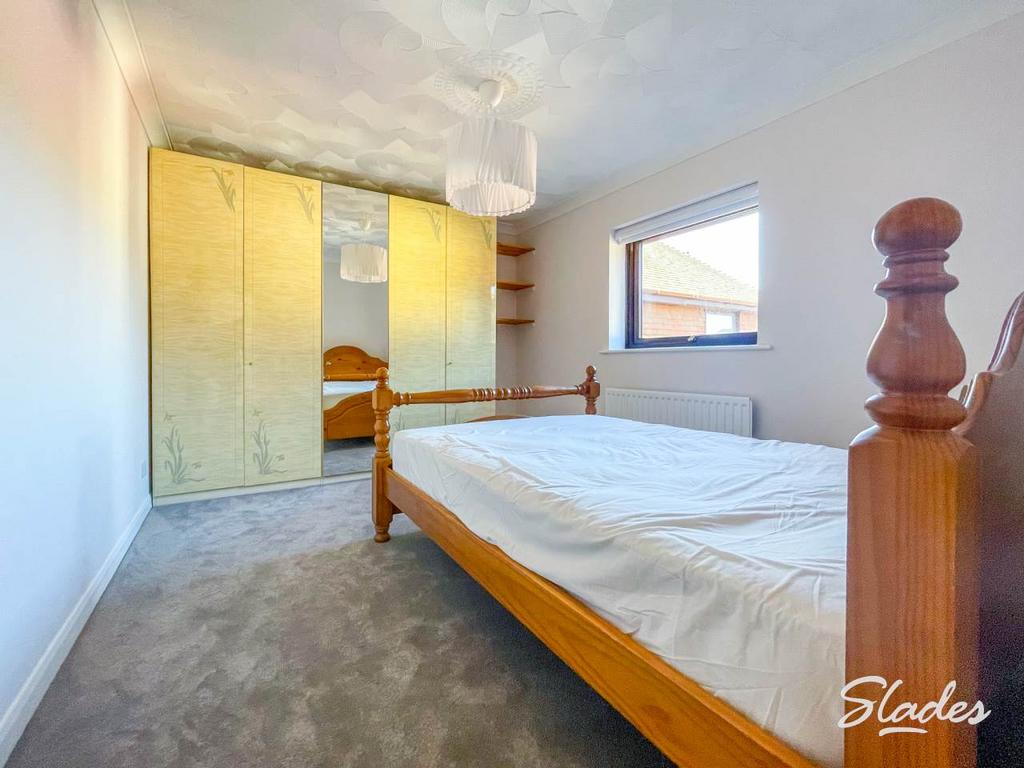 8 The Courtyard mast