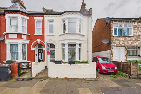2 bedroom flat for sale, The Avenue, London