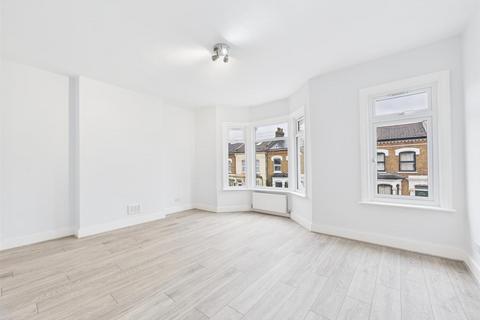 2 bedroom flat for sale, The Avenue, London