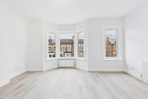 2 bedroom flat for sale, The Avenue, London
