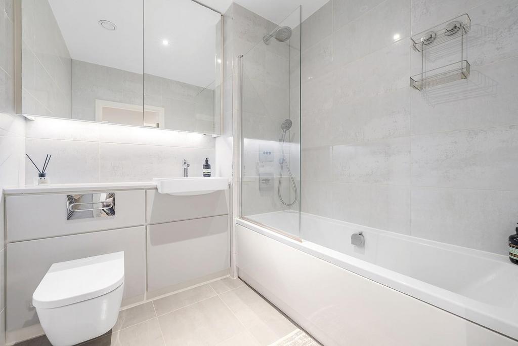Bathroom.JPG