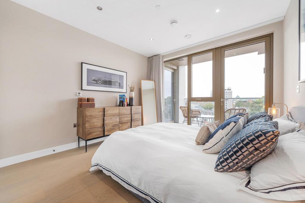 Bedroom (2).JPG