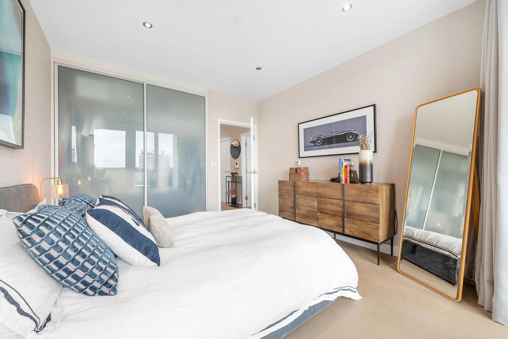 Bedroom (3).JPG