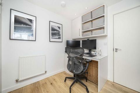 1 bedroom flat for sale, Lamb's Passage, London EC1Y
